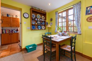 Kitchen/Breakfast Room- click for photo gallery
